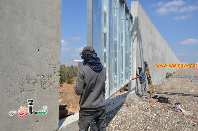 كفرقاسم تنتصر.. واغلقت الابواب !!! عمو عادل يُسلم مفاتيح استاذ ابو خميس الدولي الى رؤساء الفرق الرياضية بعد اتمامه وتغليقه  